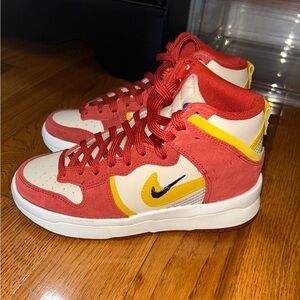 Nike dunk high up